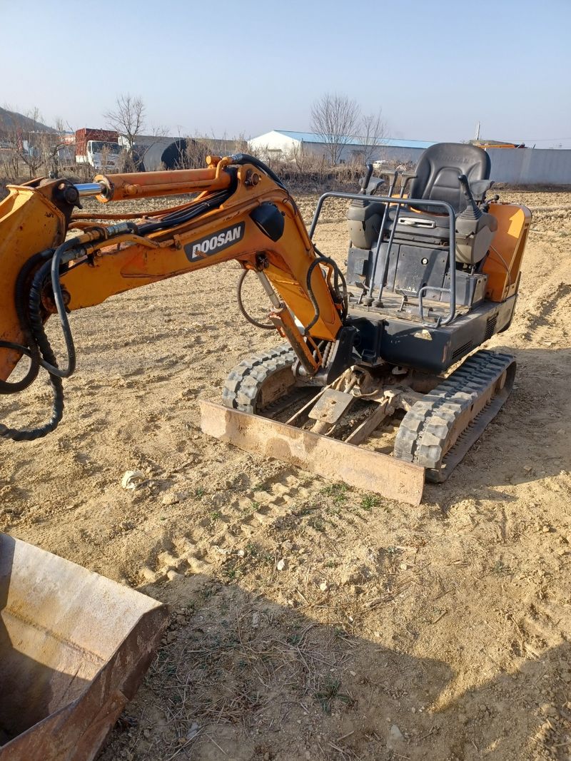 중고굴삭기 김동윤님의 장터 판매 상품 [중고미니굴삭기 대우솔라015 ] 첨부 사진