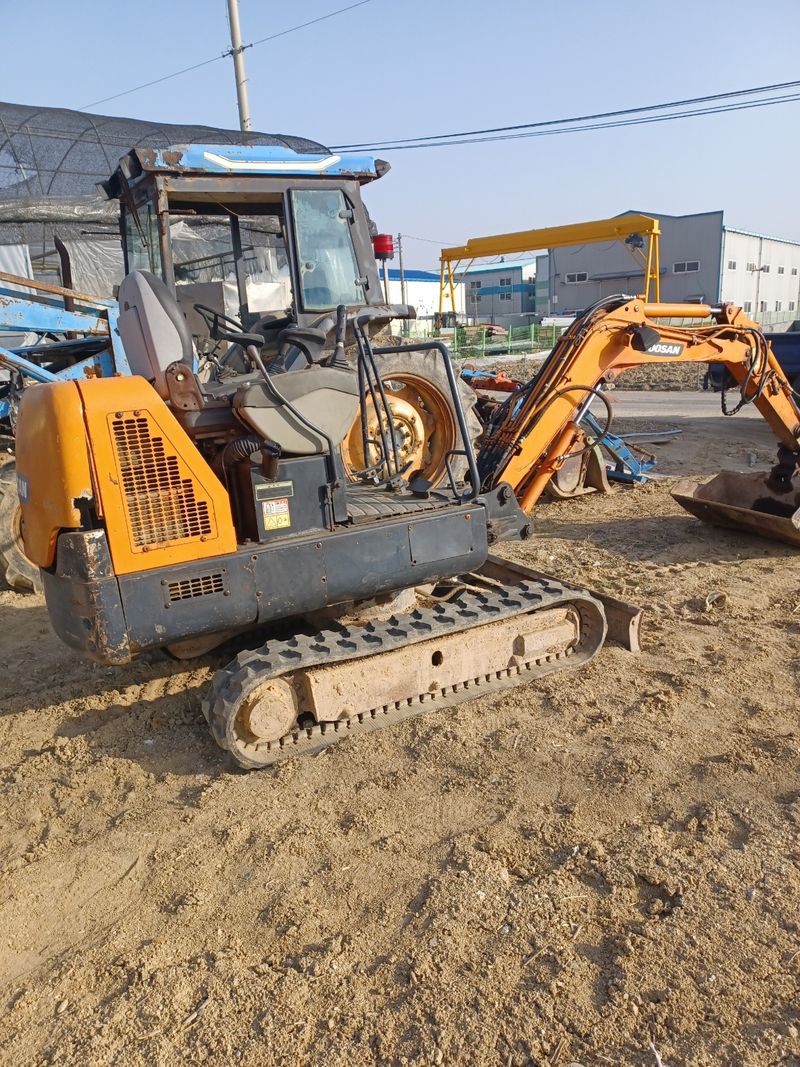 중고굴삭기 김동윤님의 장터 판매 상품 [중고미니굴삭기 대우솔라015 ] 첨부 사진