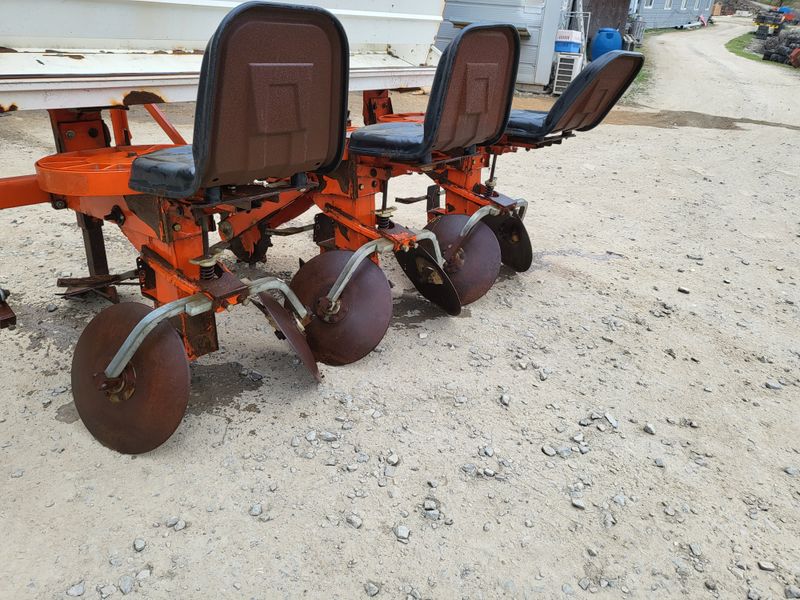 박현수님의 장터 판매 상품 [트렉터용 감자파종기 판매합니다 ] 첨부 사진