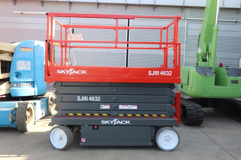 제우스렌탈 정용민님의 장터 판매 상품 [중고고소장비 SJ4632 외관도 연식도 좋은모델] 첨부 사진