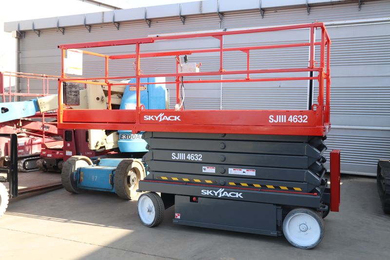 제우스렌탈 정용민님의 장터 판매 상품 [중고고소장비 SJ4632 외관도 연식도 좋은모델] 첨부 사진