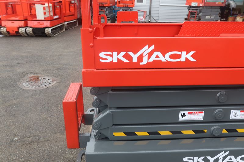 제우스렌탈 정용민님의 장터 판매 상품 [고소작업대 대표모델 SJ3219 작업7.8m] 첨부 사진