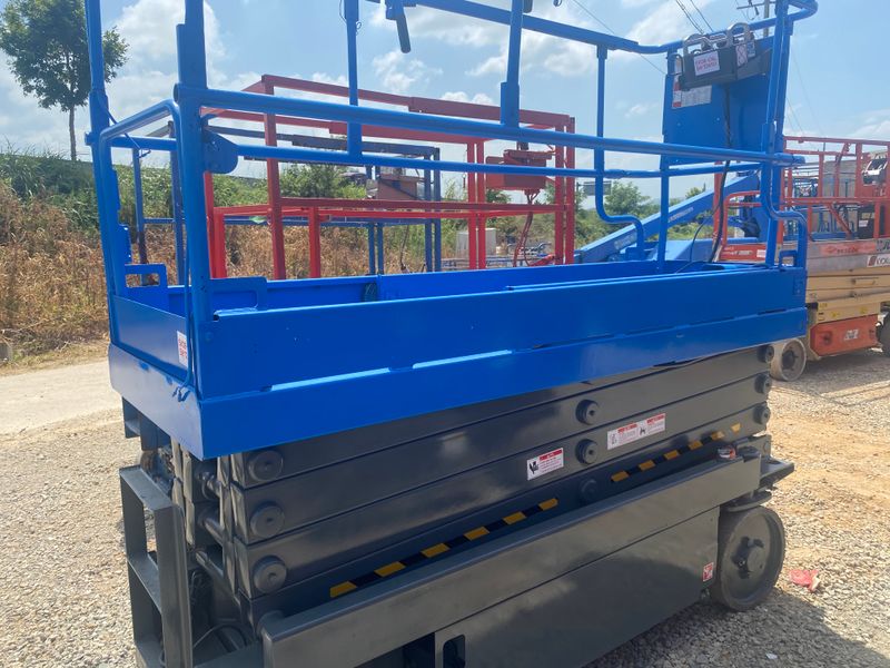 제우스렌탈 정용민님의 장터 판매 상품 [부드러운 주행감을 가지고 있는 고소작업대 SV08CNL] 첨부 사진