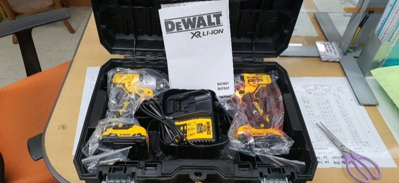 장터 상품 [디월트 DCK2110D2T 충전콤보세트 DCF801 DCD701 2팩 임팩+드릴콤보 BL모터 티스텍케이스] 썸네일