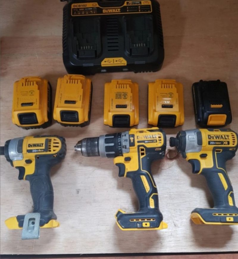 장터 상품 [전동드릴 디월트 임팩드릴 팝니다. ] 썸네일