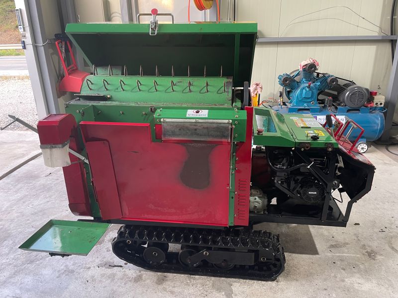 장터 상품 [대륙 자주형 궤도 탈곡기(((판매완료)))] 썸네일