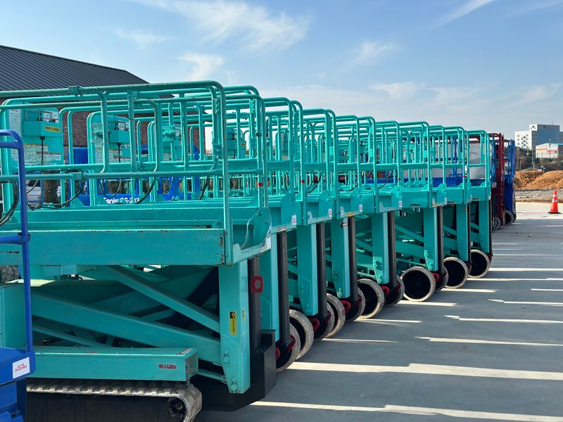 장터 상품 [험지 전문 궤도렌탈 KC46 작업6.6m 발판4.6m] 썸네일