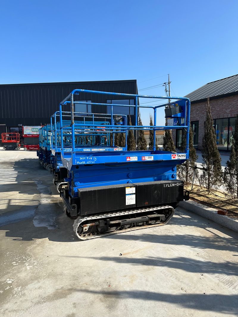 제우스렌탈 정용민님의 장터 판매 상품 [궤도고소장비 끝판왕 RX07B 작업9m가능] 첨부 사진