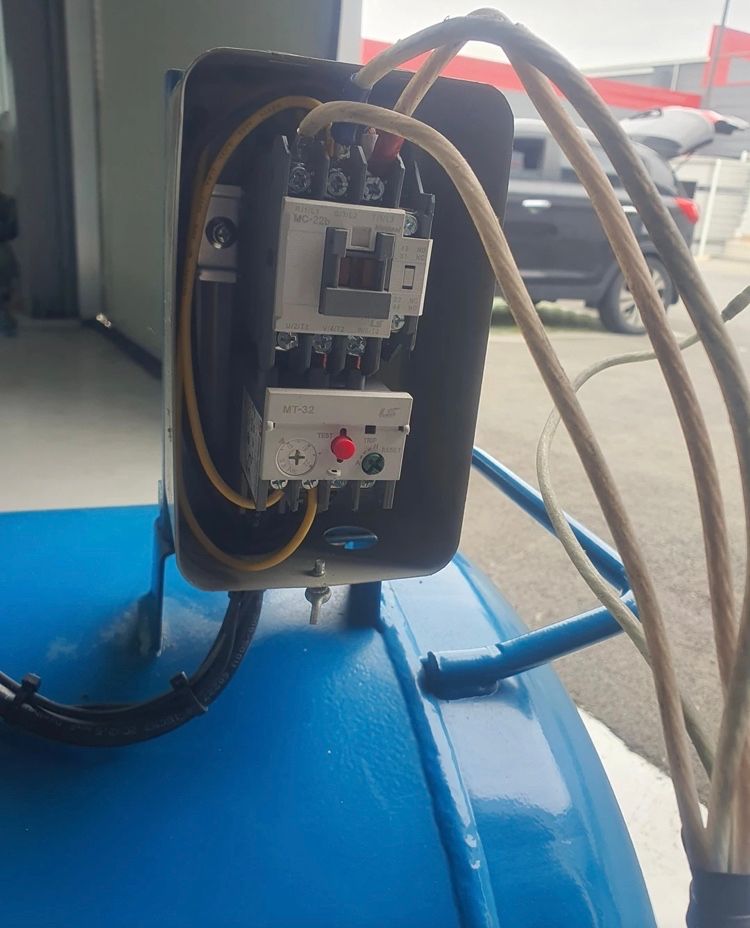 알 수 없음님의 장터 판매 상품 [국산 코앤즈 5마력 400리터 콤푸레샤] 첨부 사진