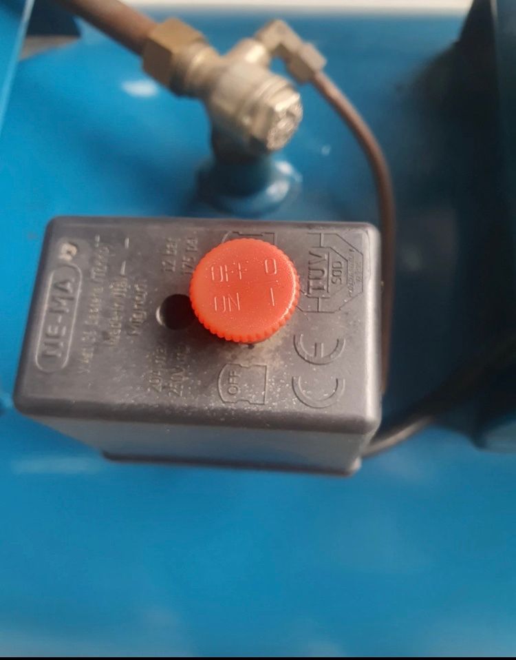 알 수 없음님의 장터 판매 상품 [국산 코앤즈 5마력 400리터 콤푸레샤] 첨부 사진