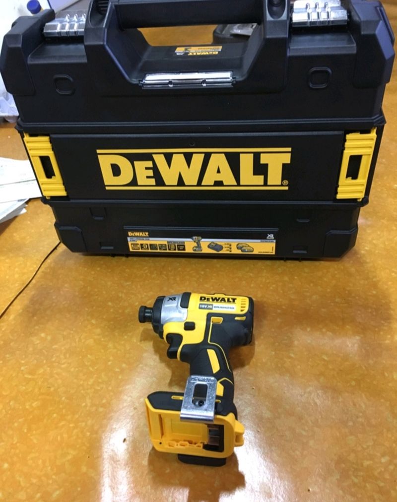 장터 상품 [디월트 DCF887N 18V 임팩드라이버 본체] 썸네일