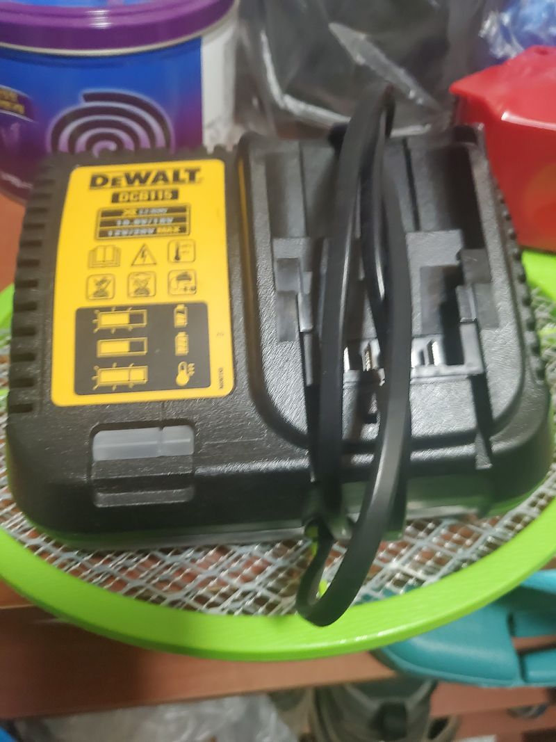 장터 상품 [디월트임팩드릴하고 보쉬충전그라인더팝다.] 썸네일