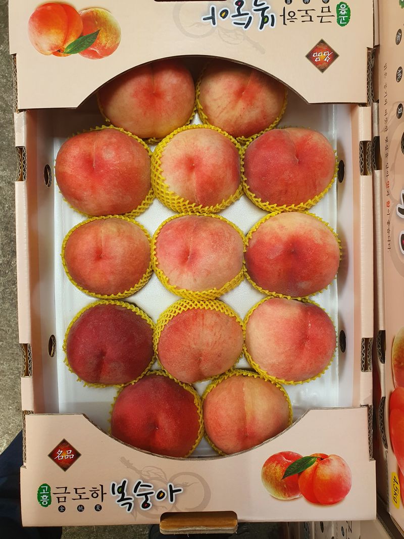 장터 상품 [복숭아(황도,백도4.5kg)] 썸네일