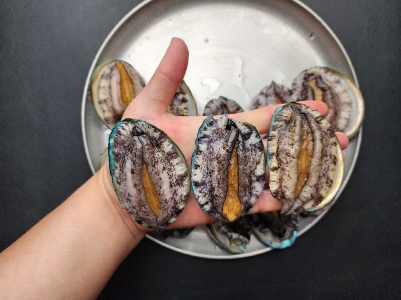 임지원님의 장터 판매 상품 [가정의달을 맞아 초신선 활전복 준비 했습니다.] 첨부 사진