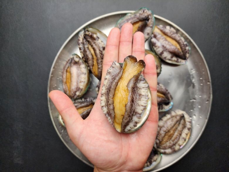 임지원님의 장터 판매 상품 [가정의달을 맞아 초신선 활전복 준비 했습니다.] 첨부 사진