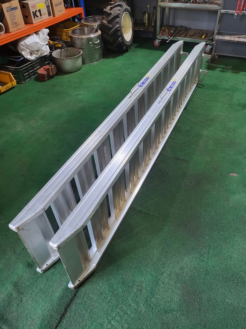 박현수님의 장터 판매 상품 [농업용 알루미늄 사다리 판매합니다 ] 첨부 사진