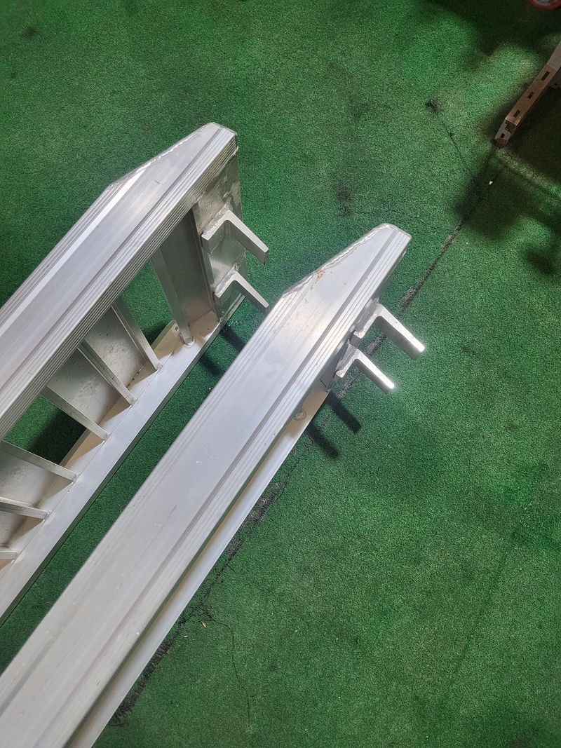 박현수님의 장터 판매 상품 [농업용 알루미늄 사다리 판매합니다 ] 첨부 사진