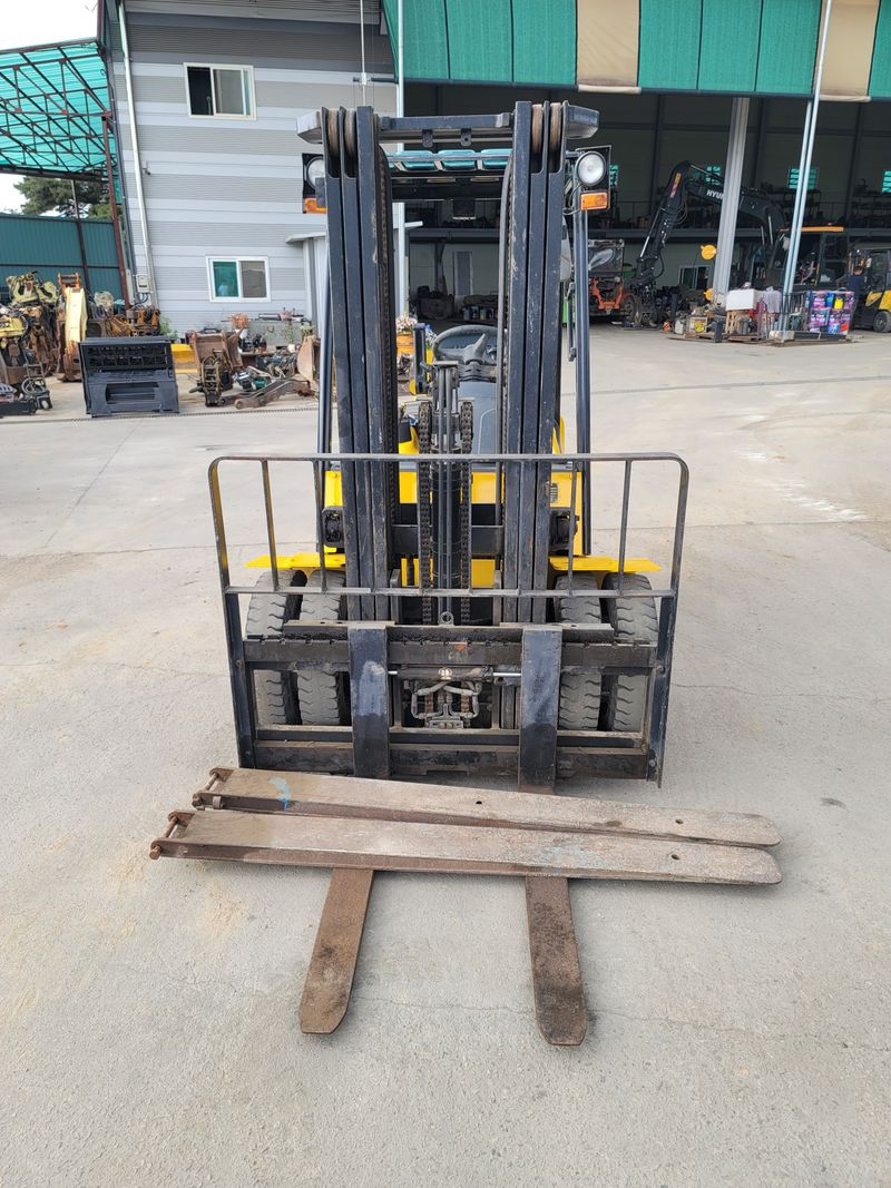 박진성님의 장터 판매 상품 [<판매완료> 3톤 3단 지게차 더블타이어] 첨부 사진