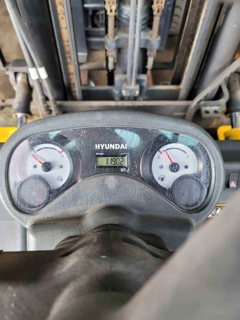 박진성님의 장터 판매 상품 [<판매완료> 3톤 3단 지게차 더블타이어] 첨부 사진