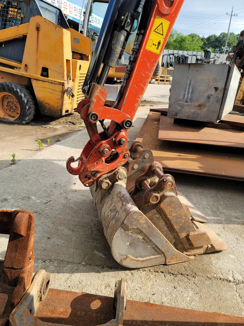 박진성님의 장터 판매 상품 [<판매완료> 구보다 017 굴삭기 18년식] 첨부 사진