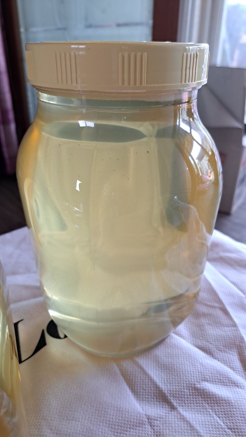 장터 상품 [아카시아 꿀 2.4kg] 썸네일