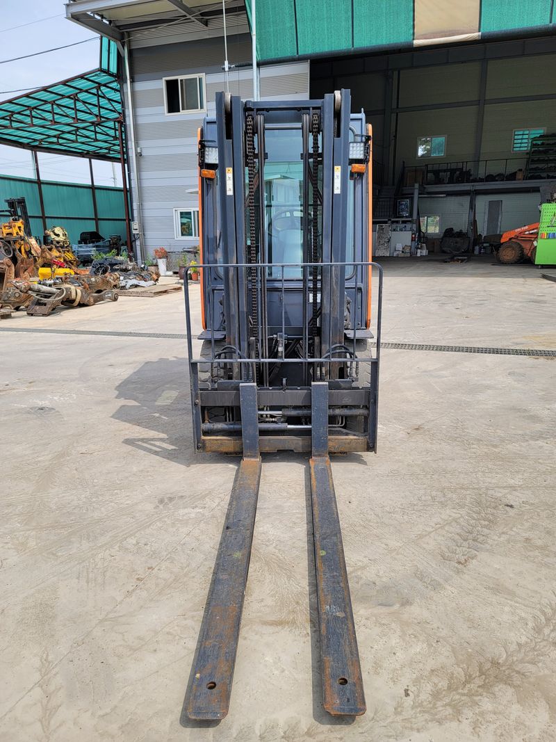 박진성님의 장터 판매 상품 [2.5톤 자동발 지게차 2013년] 첨부 사진