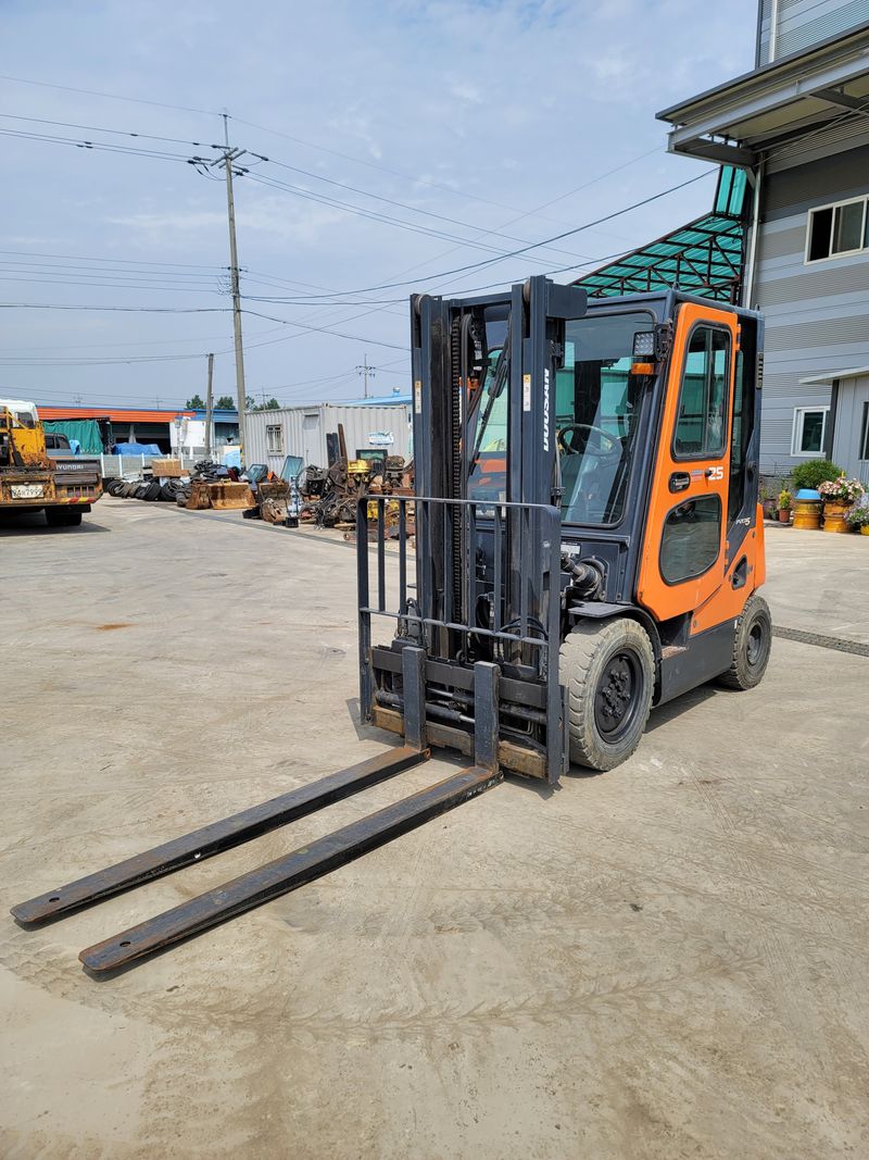 박진성님의 장터 판매 상품 [2.5톤 자동발 지게차 2013년] 첨부 사진