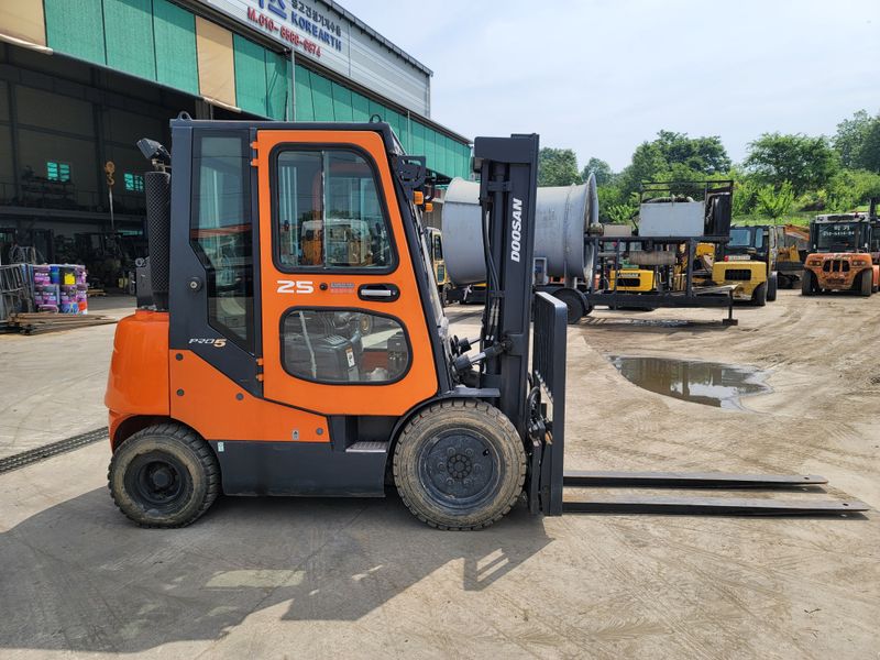 박진성님의 장터 판매 상품 [2.5톤 자동발 지게차 2013년] 첨부 사진