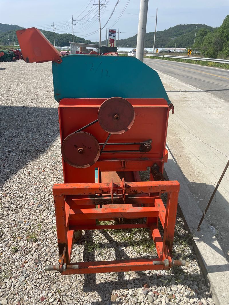 백상현님의 장터 판매 상품 [트랙터용  탈곡기((판매완료))] 첨부 사진