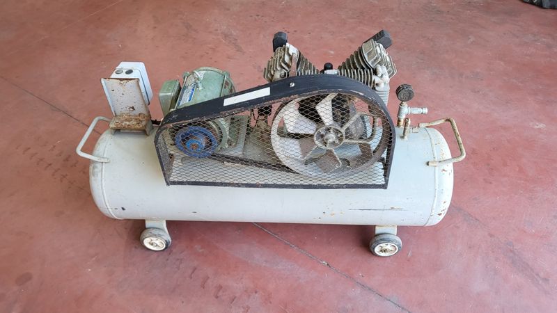 철이님의 장터 판매 상품 [5마력 콤프레샤 [판매완료]] 첨부 사진