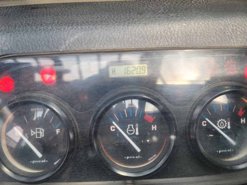 장터 상품 [<판매완료> 3톤 지게차 자동발 2011년 에어컨] 썸네일