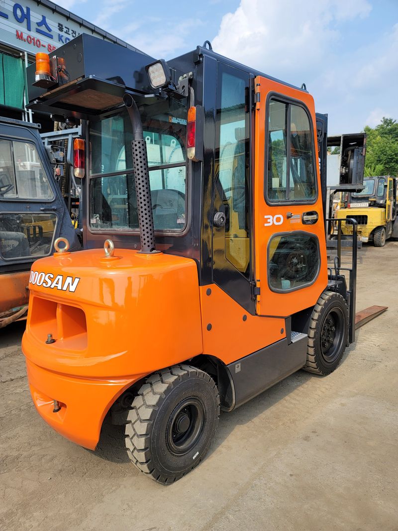 박진성님의 장터 판매 상품 [<판매완료> 3톤 지게차 자동발 2011년 에어컨] 첨부 사진