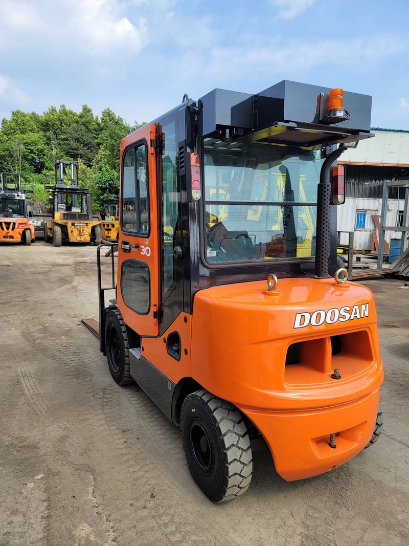 박진성님의 장터 판매 상품 [<판매완료> 3톤 지게차 자동발 2011년 에어컨] 첨부 사진