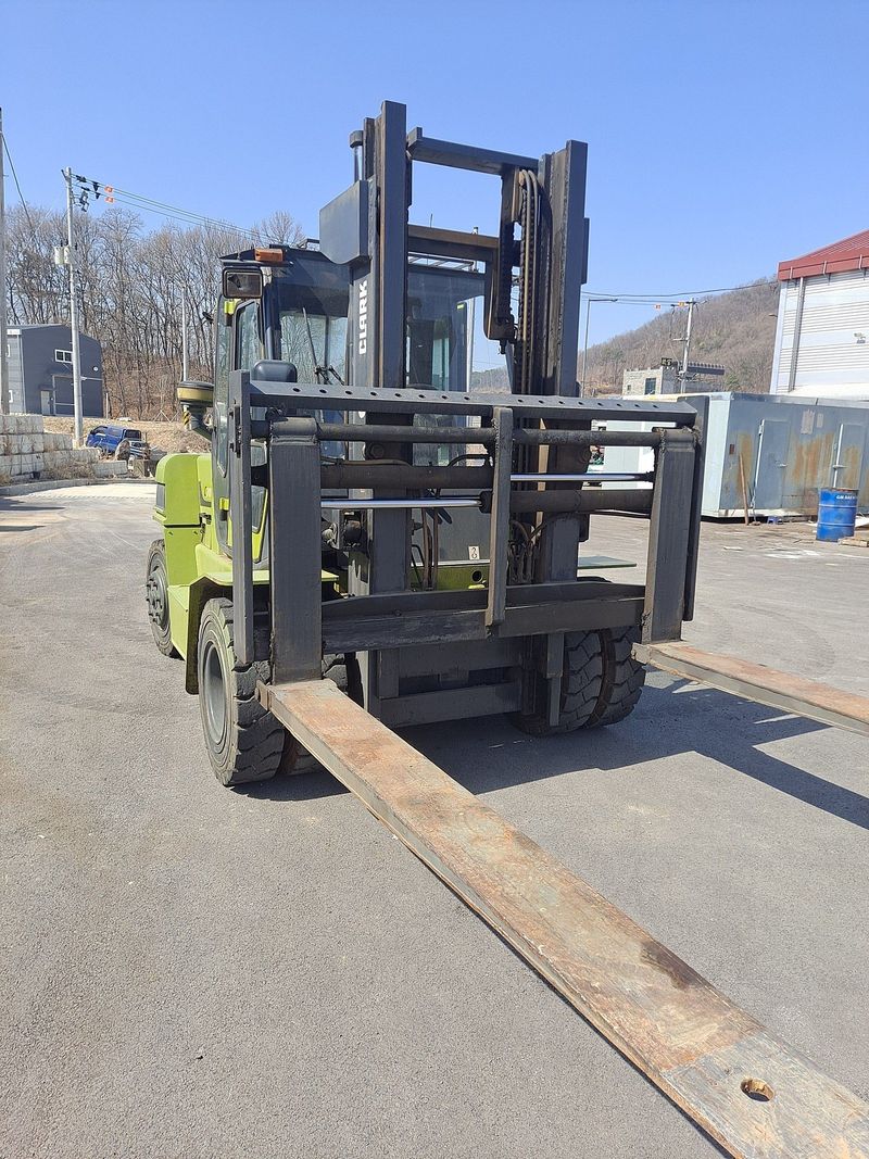 장터 상품 [클라크 지게차 7톤] 썸네일