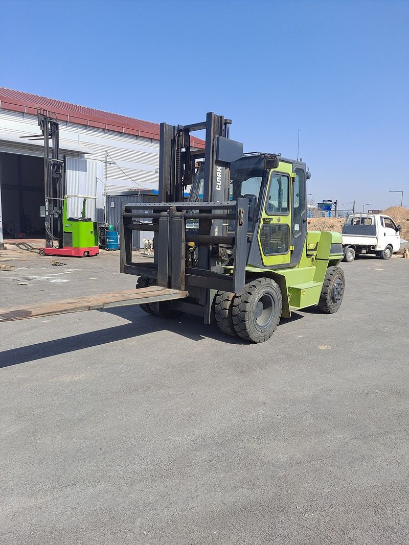 이재창님의 장터 판매 상품 [클라크 지게차 7톤] 첨부 사진