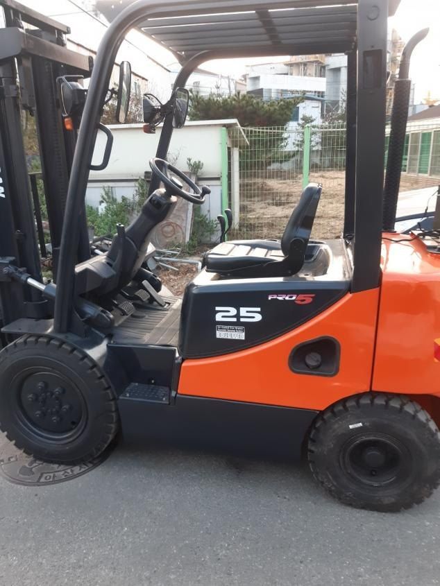 장터 상품 [두삿 2.5톤 지게차] 썸네일