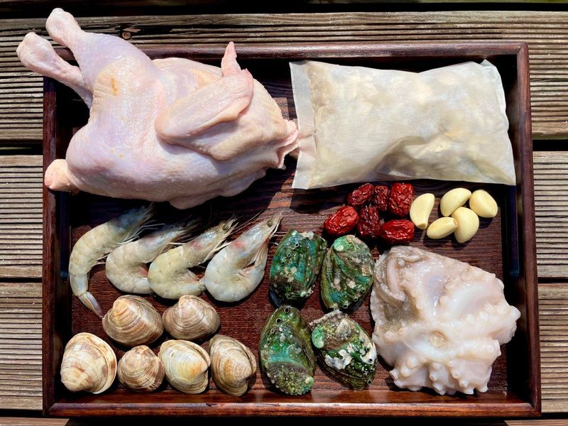 알 수 없음님의 장터 판매 상품 [해신탕   전복 문어 삼계탕] 첨부 사진