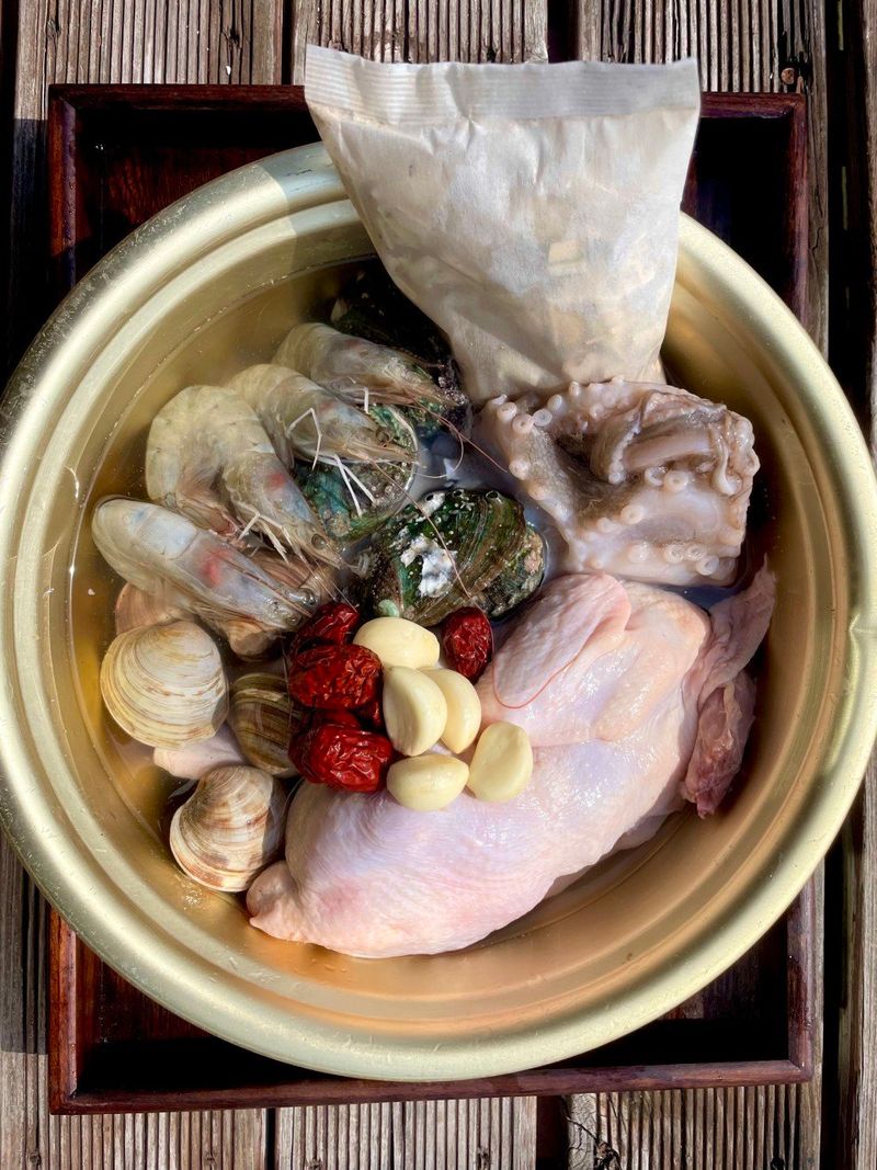 알 수 없음님의 장터 판매 상품 [해신탕   전복 문어 삼계탕] 첨부 사진