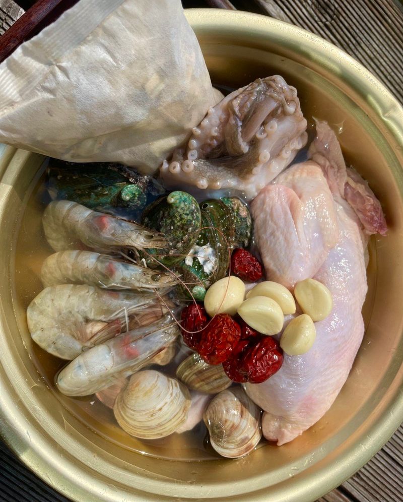 알 수 없음님의 장터 판매 상품 [해신탕   전복 문어 삼계탕] 첨부 사진