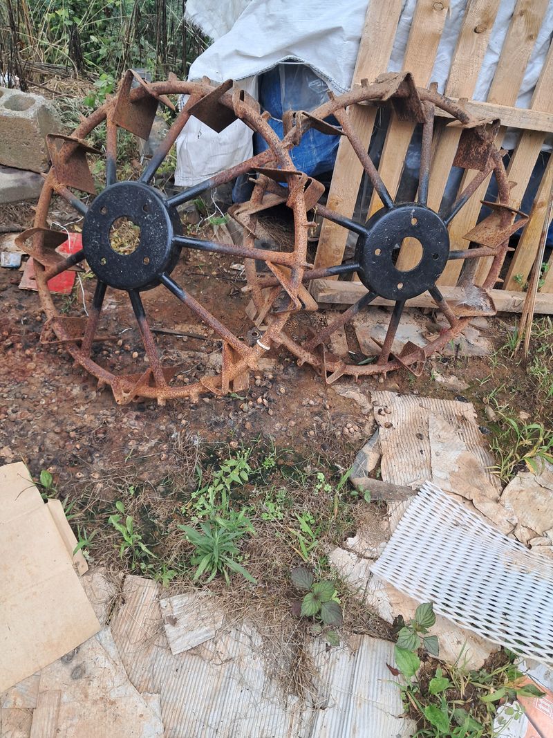 장터 상품 [경운기 철 바퀴(물논 로타리용) 울산 울주군 무료로 드리겠습니다 주간에 문자요 01067728877] 썸네일