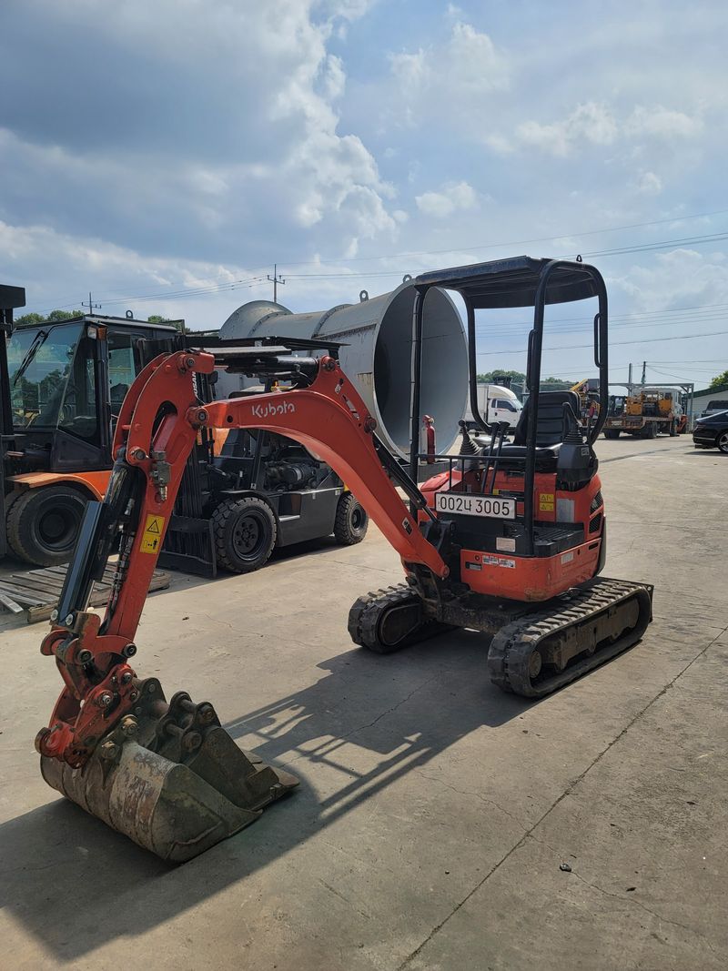 박진성님의 장터 판매 상품 [<판매완료> 구보다 017 미니굴삭기 2018년] 첨부 사진