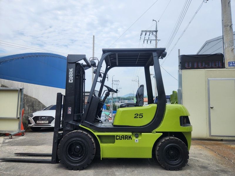 한효진님의 장터 판매 상품 [클라크 2.5톤 디젤지게차] 첨부 사진